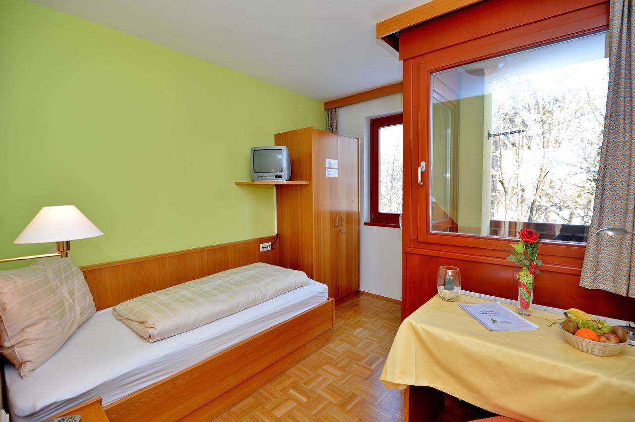 Bildungshaus Schloss Krastowitz Hotel Klagenfurt am Woerthersee Luaran gambar